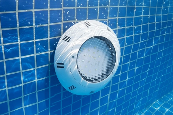 Qué es un Spot para Piscina